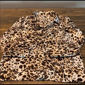 Silky leopard print pajamas